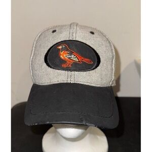 Vintage 90s MLB Baltimore Orioles Snap Back Baseball Cap.